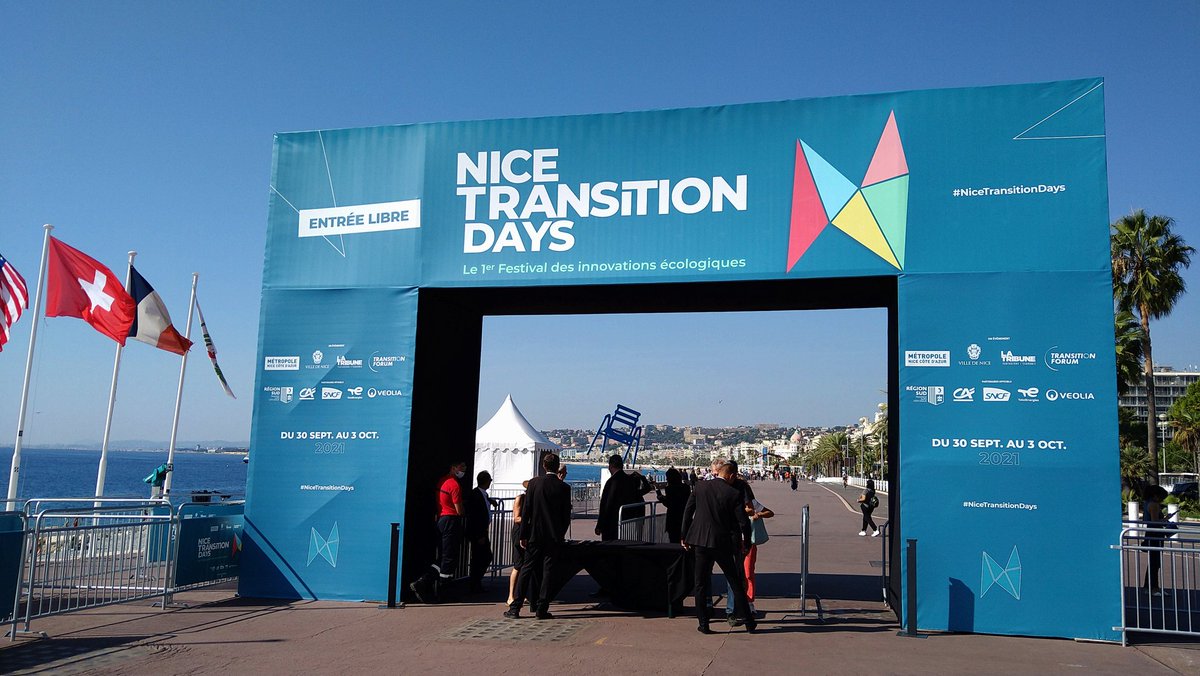 Saber_Gasmi's tweet photo. Présent au #NiceTransitionDays, le festival des innovations écologistes.
Un événement qui tourne au #festivaldugreenwashing lorsque se succèdent des élus de la majorité de @cestrosi pour se vanter de leur bilan inexistant en matière de lutte contre le réchauffement climatique. https://t.co/F3kABGfVuq