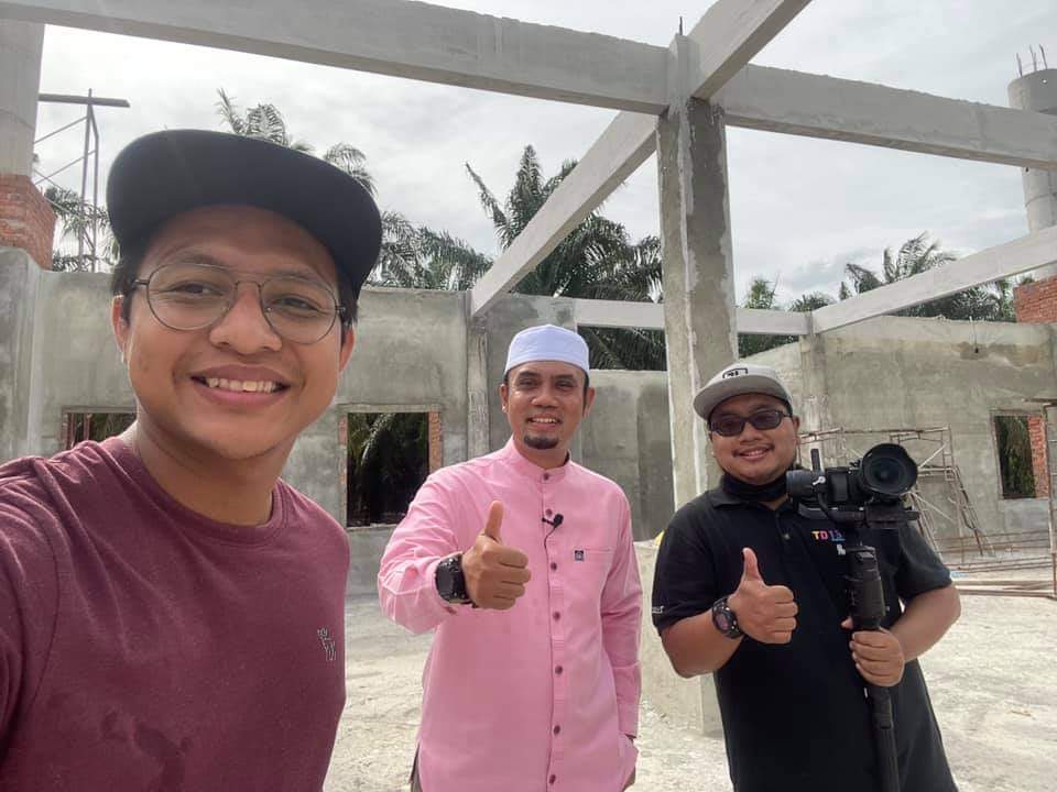GigVenture's tweet photo. Alhamdullilah, selesai untuk Shooting Video Crowdfunding hari pertama di Pusat Pengajian AL Ihsan bersama Ustaz Elyas Ismail https://t.co/Llk3ZNXeRF