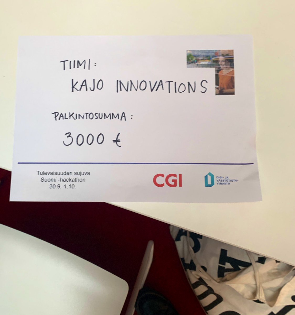 Osallistuin elämäni ensimmäiseen Hackathoniin jonka järjestäjinä olivat <a href="/CGI_FI/">CGI Suomi</a> ja <a href="/DVVfi/">Digi- ja väestötietovirasto</a> . Oli suuri kunnia ja yllätys vastaanottaa tiimimme kanssa 1. sija tässä kaksipäiväisessä rutistuksessa, jonka tavoitteena oli luoda nuorten elämän käännekohtia tukeva palvelu. #hackathon