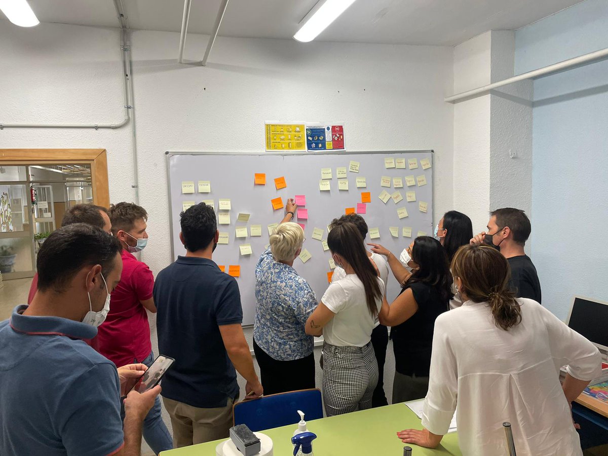 IES Carrillo Salcedo tweet media