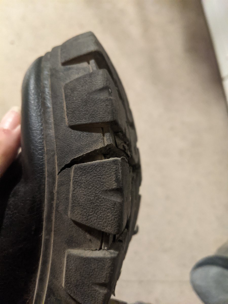 BetterDoBetter's tweet photo. i am so incredibly frustrated &amp; angry, bought these shoes from @Forever21 two weeks ago, wore them TWO TIMES &amp; this is what happens
what's even worse is this very morning i threw the receipt out because it was garbage day
now I'm stuck with literal trash how is this even possible https://t.co/IsLg80P6hF