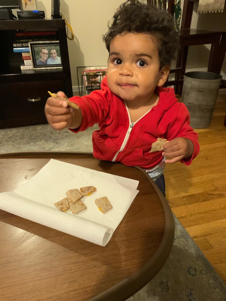 DPD_'s tweet photo. Look at the baby in her American Apparel sweatshirt… it’s 2007 and she’s headed to Studio B just as soon as she finishes her quesadilla…… https://t.co/RGL1lW6H50