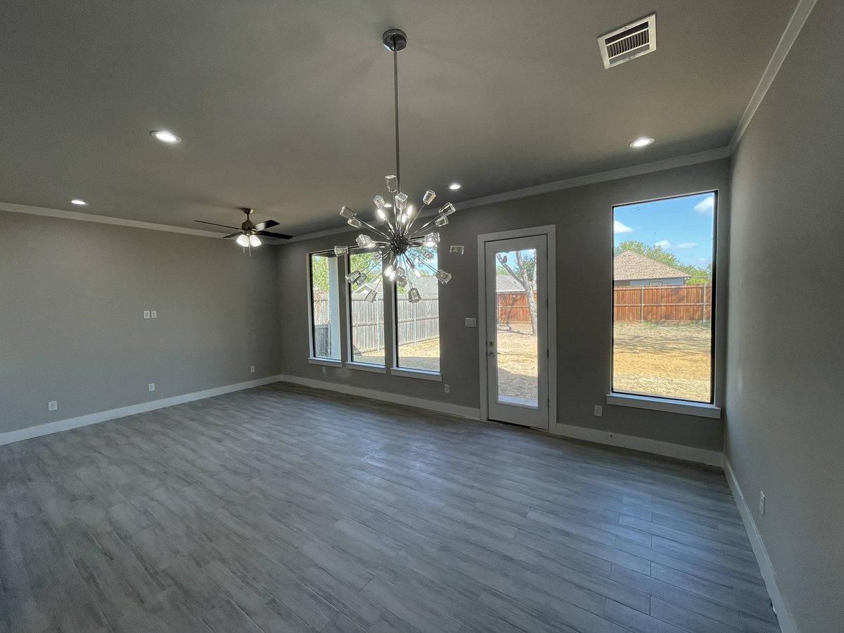benwegmann's tweet photo. Modern new build in Dallas for under $390k https://t.co/MPqeG89XF9