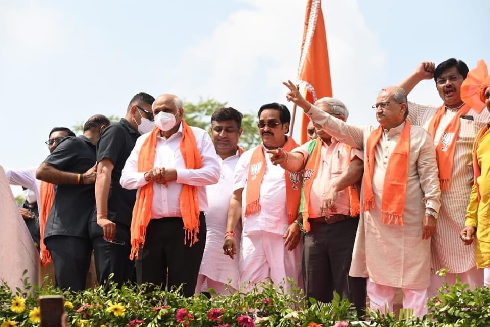 vinaydesaibjp's tweet photo. ગાંધીનગર મહાનગરપાલિકા ચૂંટણી અંતર્ગત માન. મુખ્યમંત્રી શ્રી @Bhupendrapbjp જી અને પ્રદેશ અધ્યક્ષ શ્રી @CRPaatil જી ની વિશેષ ઉપસ્થિતિમાં આયોજિત ભવ્યાતિભવ્ય બાઈક રેલીમાં @BJP4Karnavati ના કાર્યકર્તાઓ એ ખૂબ મોટી સંખ્યામાં ભાગ લીધો. https://t.co/dewXiXYbNV