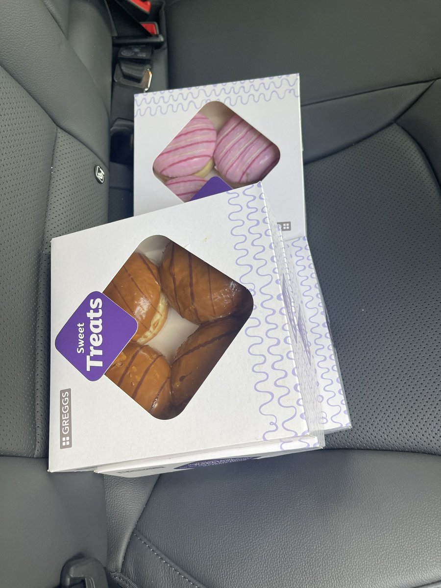 Marketing Fridays with our Norwich body shop, vendors and dealers! Loving my new role, VR is the best 🤩🤩 #U1VR <a href="/scotto_ma/">Adriano Scotto di Ma</a> <a href="/NickSweeters/">Nick Sweetman</a> <a href="/CH_erac/">Caroline Howarth</a>