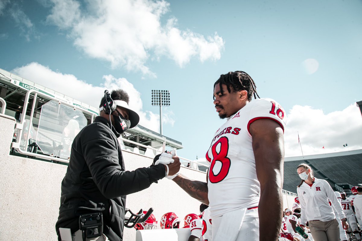 RFootball's tweet photo. Real Recognize Real 🤝 

With his 4 receptions last week, Bo Melton passed Coach Underwood for 9th in program history with 133 career receptions. 

@getbusy__bo | @TiUnderwood https://t.co/X4Tm8SArlY