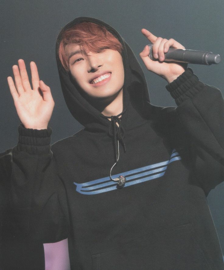 mingkitiny's tweet image. just like the moon,I love admiring you from a far❤️🥺