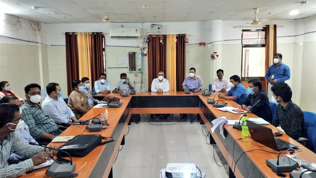 sprayagada's tweet photo. Under #5T charter, #training on implementation of Medico Legal Opinion System(MLOS) conducted by Rayagada Police at DHH Rayagada in which doctors of the dist were trained on the #MLOS.
It will expedite the investigation process & improve public service.
@DGPOdisha
@digswrkoraput https://t.co/c6K8pZzMac