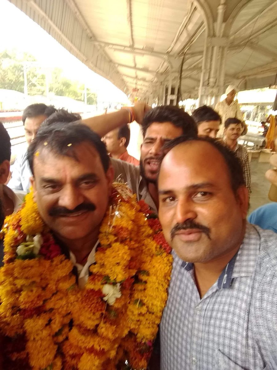 neeleshsharma2's tweet image. आदरणीय भाजपा प्रदेश अध्यक्ष￼￼￼￼￼￼￼,सांसद
भाई साहब बी डी शर्माजी को जन्मदिन की बहुत बहुत शुभकामनाएँ ईश्वर की कृपा आप सदा बनी रहे जय श्री राम 🙏🙏 #VDSharma @vdsharmabjp @BJP4MP