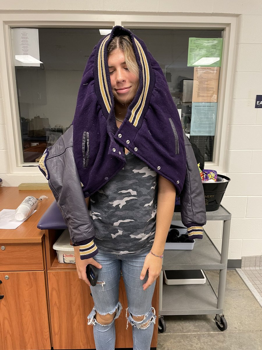 BearSportsMedi1's tweet image. Some of that pre game feels, ouchies in the process, and Friday morning sleepies from Thursday’s @MHSBearFB WIN against Fulshear! Started district with a 💥
#gamevibes
#gamedaysillies
#postgamedaysleepies
@BearSportsMedi1