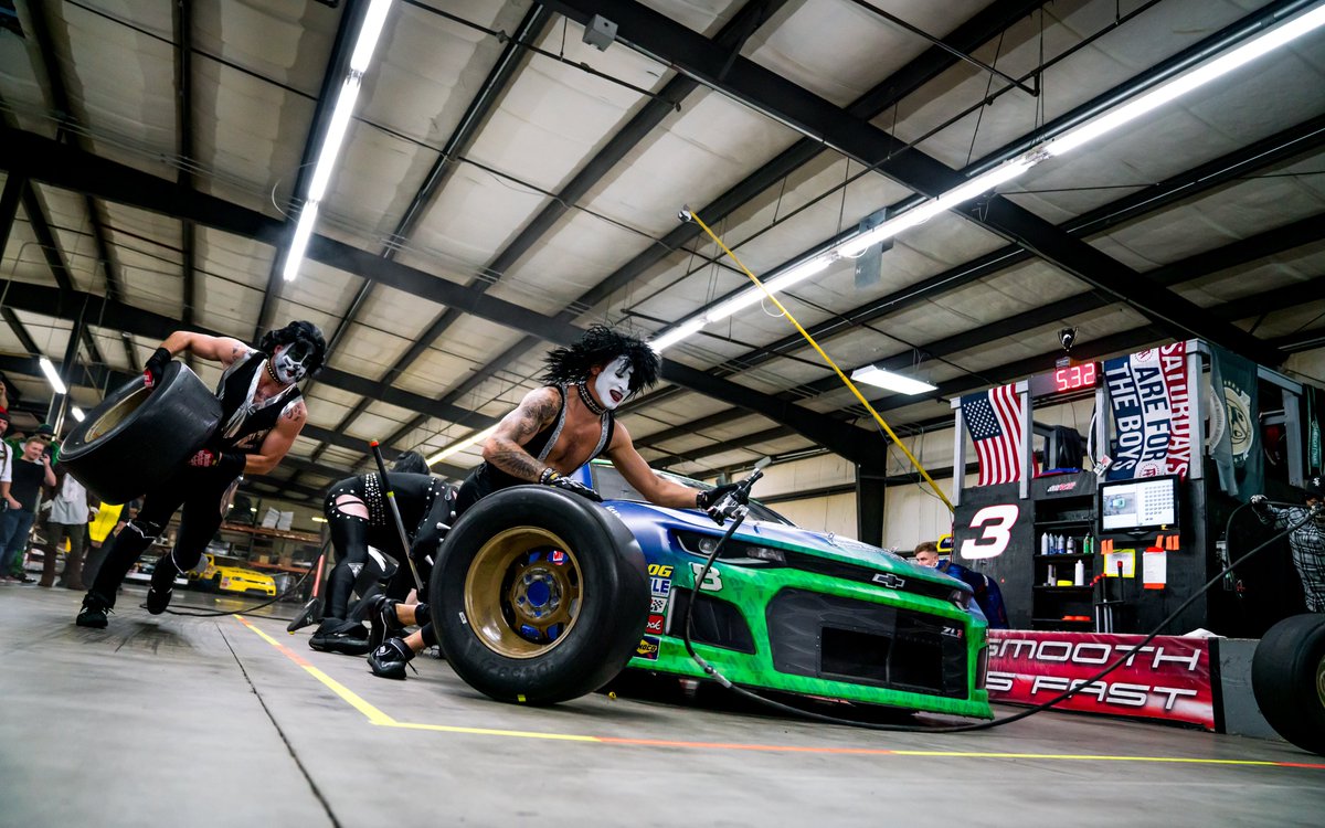 RCRracing's tweet photo. Us on Sept. 30th ➡️ Us on Oct. 1st https://t.co/nvbtWhGS1R