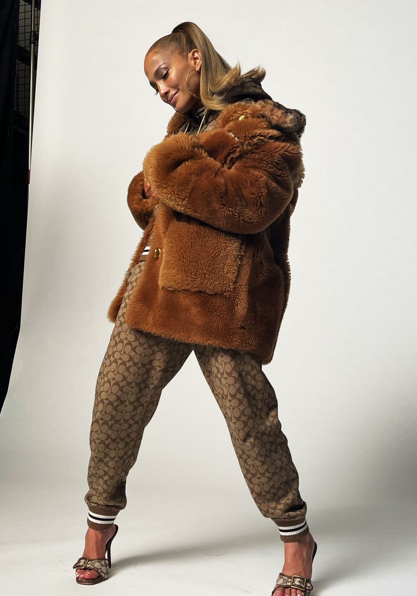 Big city vibes 🌆 JLO X <a href="/Coach/">Coach</a> 
Coachoutlet.com