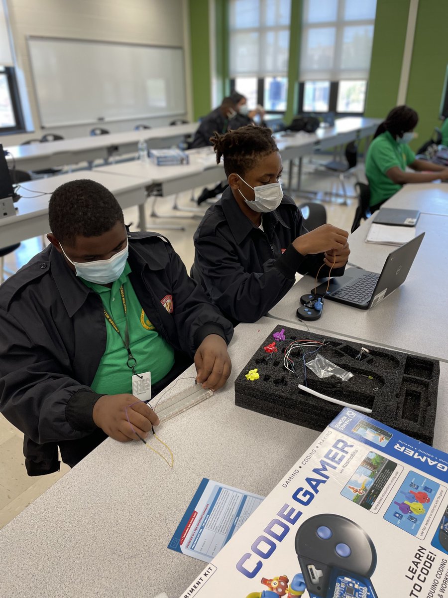 CMABEagles's tweet photo. Check out our CMA-B students experiencing an incredible hands on robotics assembling activity during Ms. Adams Friday lab session. #Robotics #STEM #cmabstem https://t.co/lDlHjCyzKn