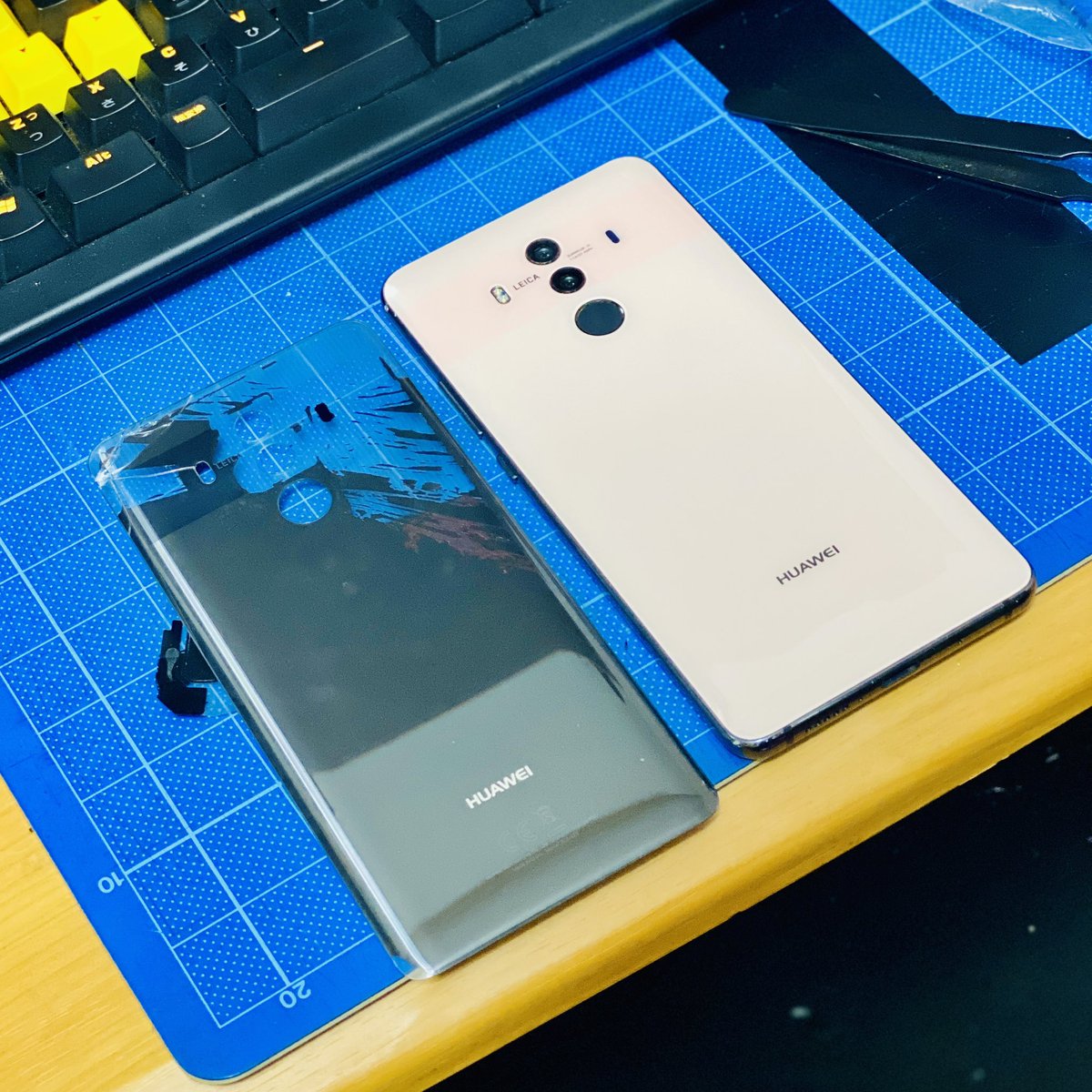 masabuu_is01's tweet image. 奥さんのスマホのバックパネルが割れていたので、海外から部品を取り寄せて、女性好みのピンク系に交換・修理しました♪
私のiphone13PROMAXが届く前にやっておかなくては…激おこプンプン丸になるとこでした💦
ギリ間に合いました！！
#huawei #mate10pro #バックパネル交換