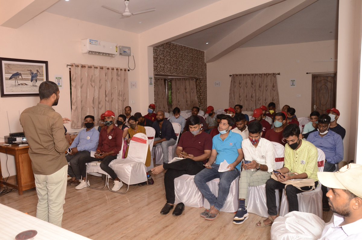 vgds_dolphin's tweet photo. Day 19: Organizations and journals related to bird and their conservation and ornithology was discussed to the participants of Bird Guide Development Programme.
@DEFCCOfficial @moefcc #vgds @DipakKrIAS #birds #wildlife @ifs_bharat #nature @IndiAves @Team_eBird @officecmbihar https://t.co/JRjeH2Cfy0