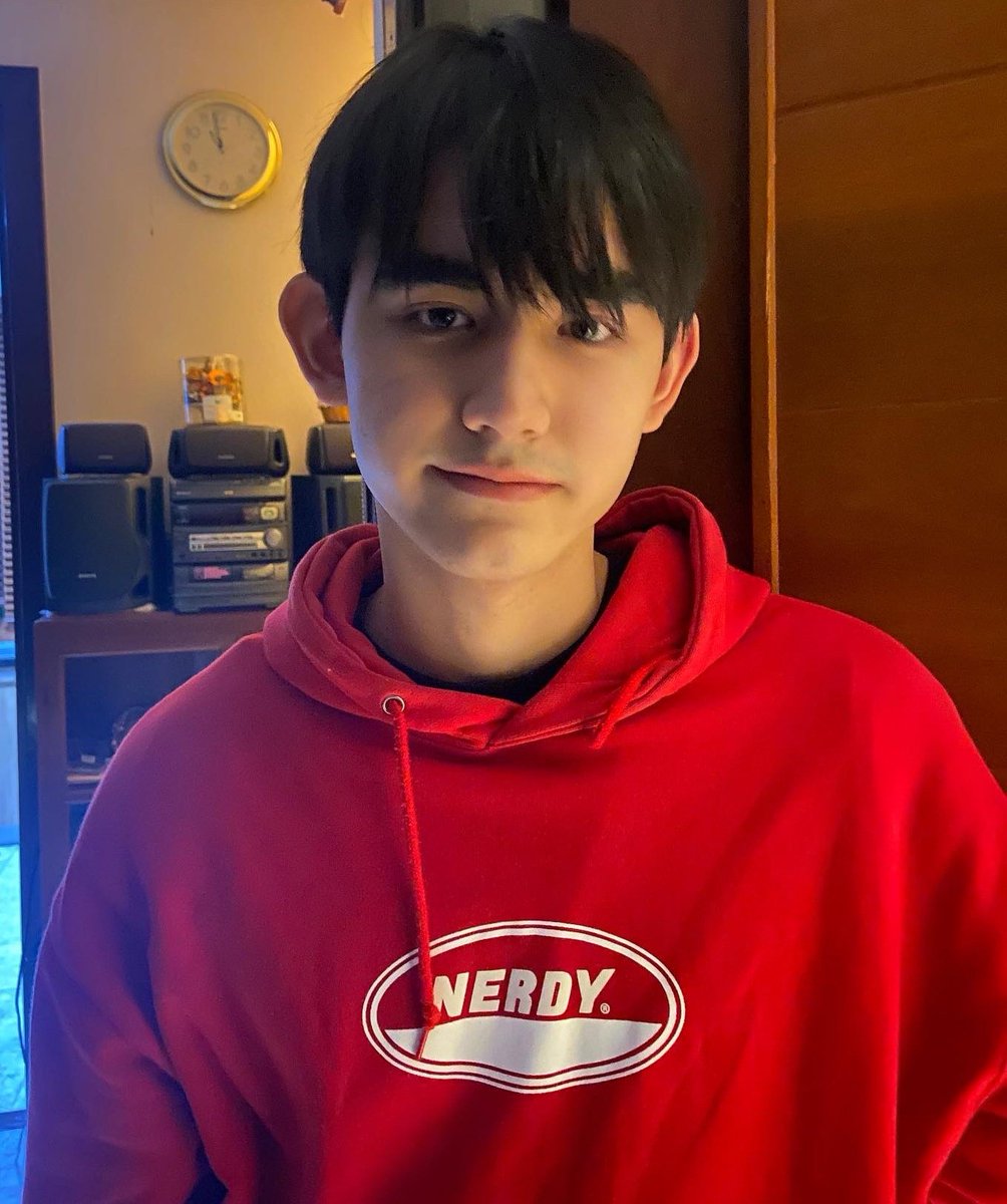 NotiBLOficial's tweet photo. 🗓01 OCTUBRE en TAILANDIA🗓
#Drake_Laedeke quien interpretó a Lang en #1000Stars cumple 21 años.😍😍
Latinoamérica y todos los fans de habla HISPANA le desean un Feliz Cumpleaños 🥳🎂🥳
#BL #NotiBL #Drake21stBirthday https://t.co/x9AAl0oDWw