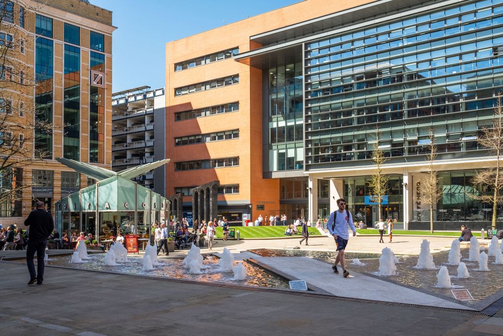 tailoredworks's tweet photo. Great to see @DeloitteUK reaching double digit growth from their base at 4 Brindleyplace. With more than 1,000 people now working across their Midlands offices, the top professional services firm is building a platform for success. 

https://t.co/Vq6EWdmDhG https://t.co/g1FU7sAHPC