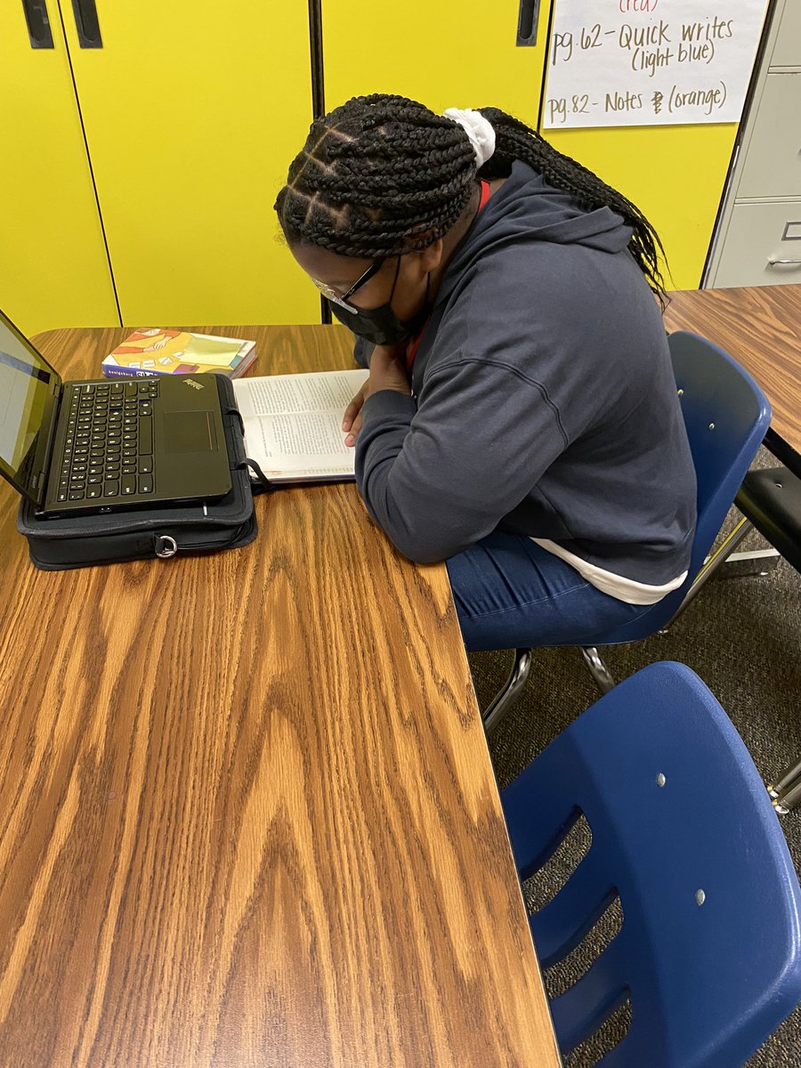 MsYoung2019's tweet photo. Drop everything and READ ❤️ @HildebrandtKISD #HildeReads #HEBRead3ReadIn #HildeJoy #HEB https://t.co/c5k1KFj9wz