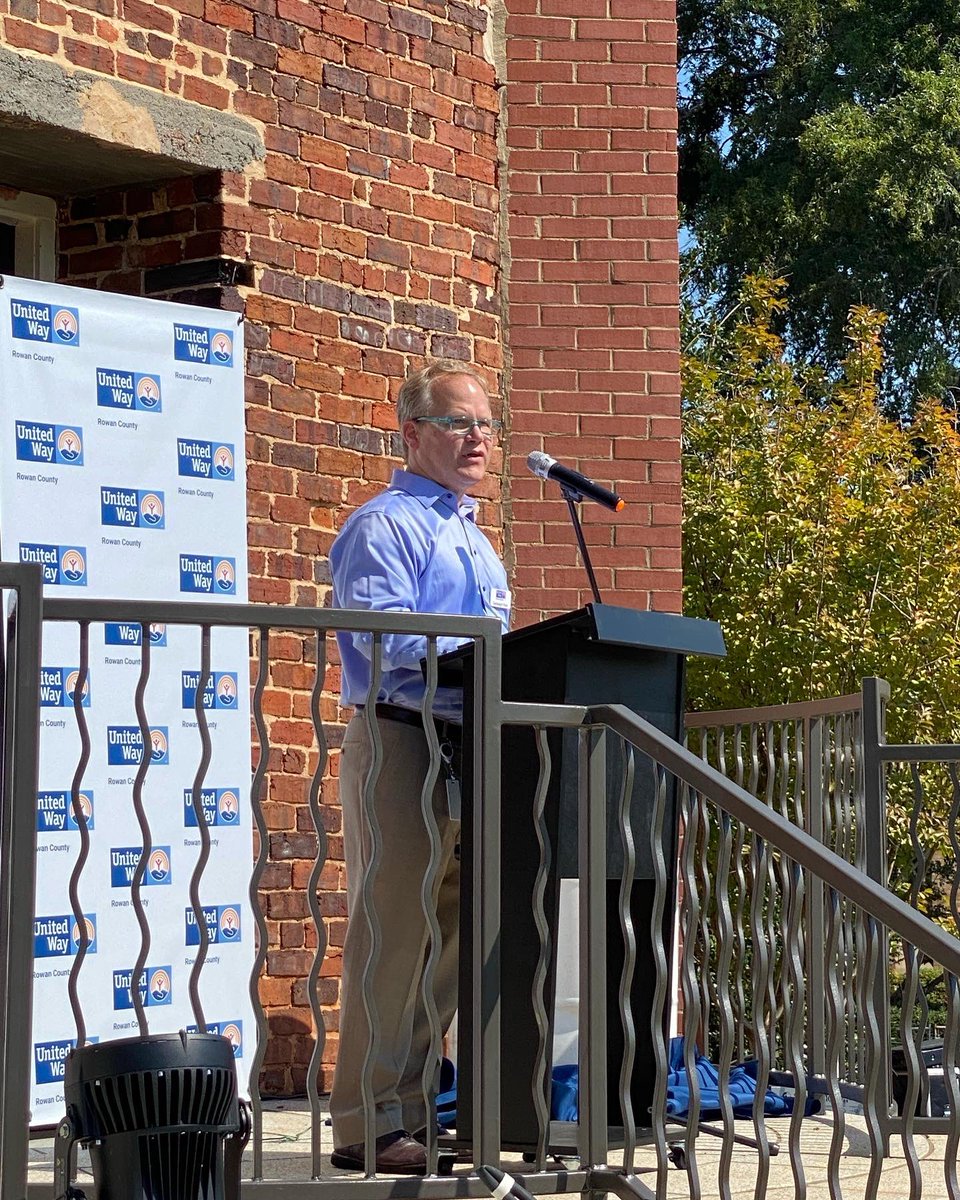RowanUnitedWay's tweet photo. We had a fantastic campaign kickoff and 1st report meeting at the @BellTowerGreen! We are off to a great start. Thank you to everyone that attended and helped make this special event possible. Learn more in the @salisburypost article: 

https://t.co/fSdLTW9s3Z

#LetItFlowRowan https://t.co/00JoJeXqdw