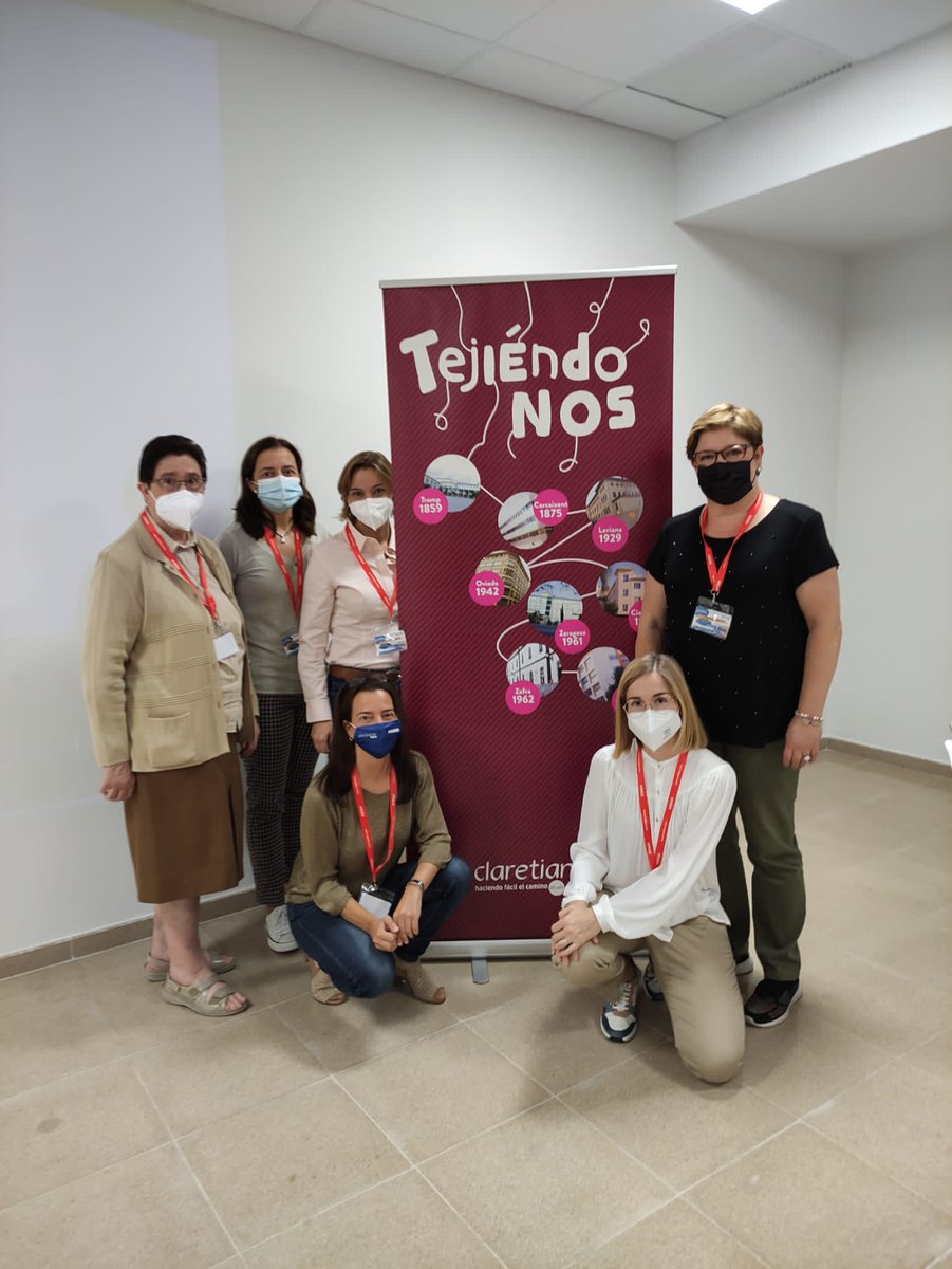El Equipo Directivo de Claretianas Zaragoza se ha desplazado a Madrid para participar en el encuentro de directivos de los colegios de Claretianas Europa.

Entre todos están diseñando el nuevo Plan Tecnológico de los centros. #ElFuturoYaEstáAquí #TejiéndoNOS