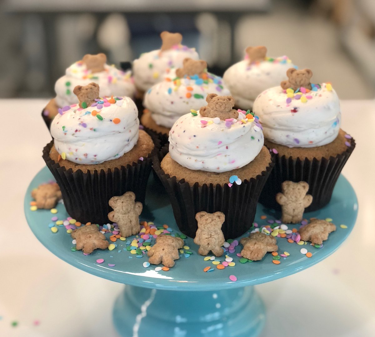 flavorcupcakery's tweet photo. We got so excited with our new October Menu that we forgot to let you know we have DUNKAROO as a Surprise today!  What better way to put a smile on your face and make it a fun, happy day!  PUMPKIN COOKIE BUTTER is our other Surprise today!😋🌞 #flavorcupcakery #dunkaroo #smile https://t.co/QyYJzsrGyh