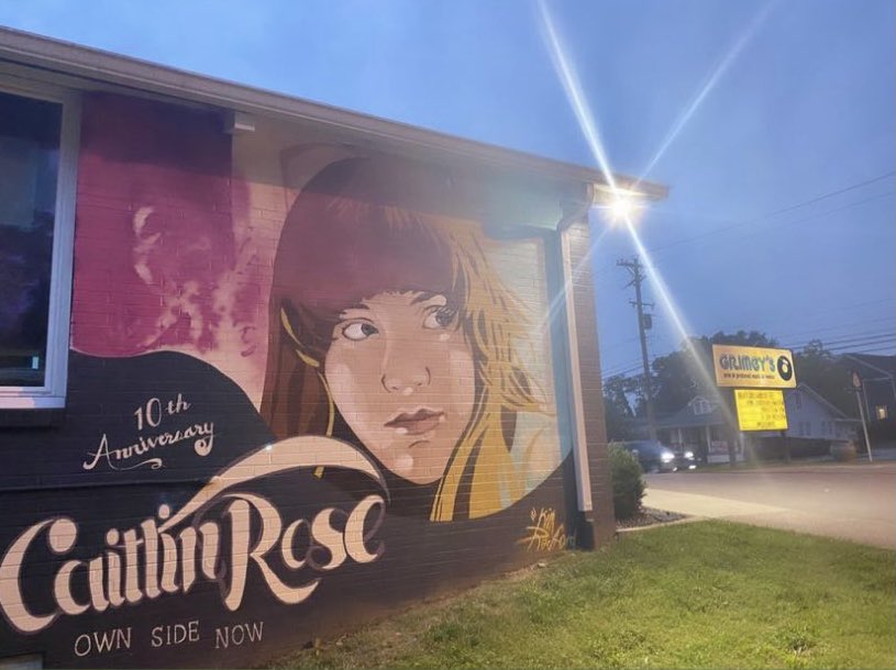 TheCaitlinRose's tweet image. Sorry not sorry to all the exes who have to drive past my giant face on their way to do whatever dumb shit they do. @grimeys mural by the amazing Kim Radford. 💓💓💓💓