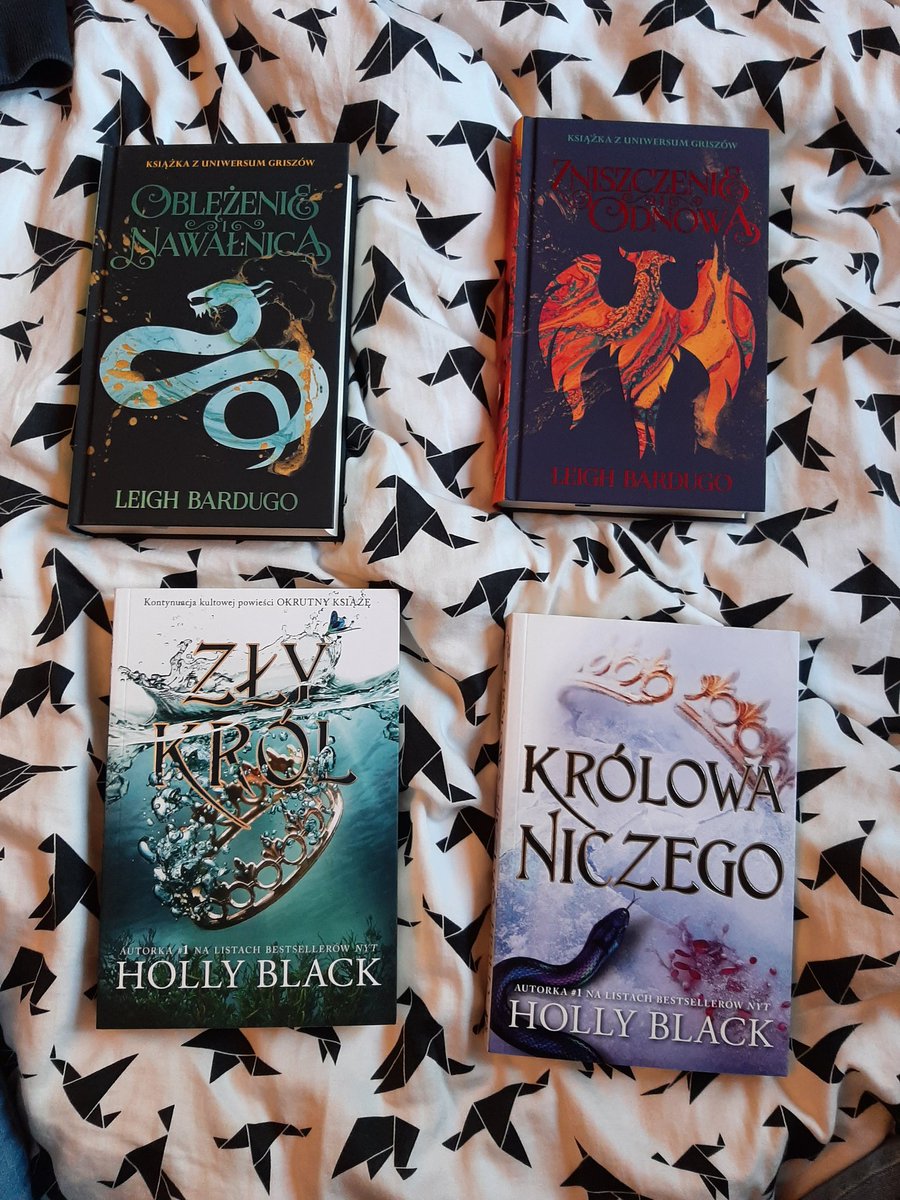 fearlesflicker's tweet photo. ale są piękne
w końcu mogę kontynuować księcia 😼
 #twitteroweksiążkary https://t.co/UYcKfqYnWv