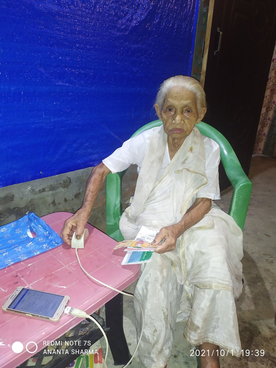 CBorholla's tweet photo. 1st October 2021, CSC #Celebrating_International_Day_of_Older_Persons
A grandmother who have 85+ age get her penson in her doorstep through CSC #Digipay service by using #aadhar (AEPS).
We always(24×7) ready to serve tham.
@CBorholla from #Jorhat
@CSCegov_ 
@dintya15 
@CSCAssam1 https://t.co/mr14TidrEj
