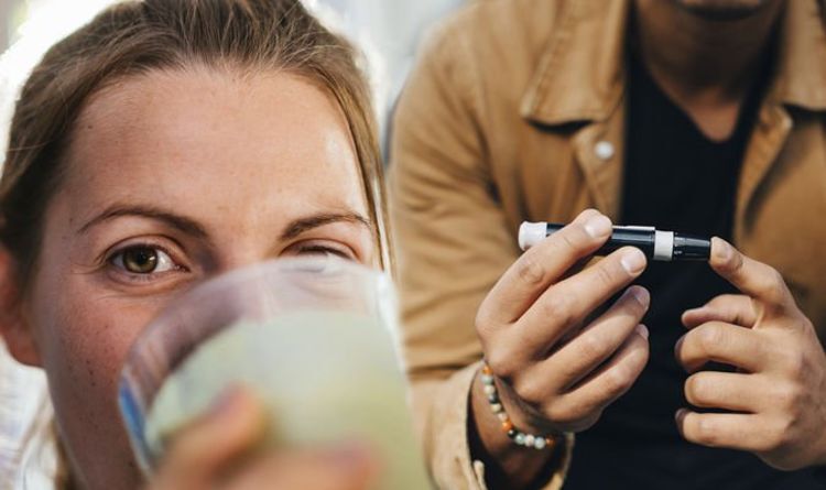 THISpecialists's tweet photo. These 3 drinks can help to lower blood sugar --> https://t.co/V1mWSquY5J #bloodsugar #diabetes https://t.co/plIl7m4KGu