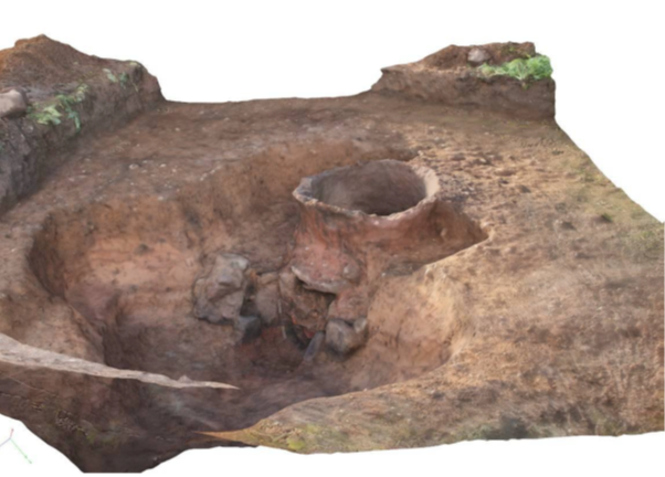 TPArchaeology's tweet photo. #FindsFriday is a #Roman pottery kiln, discovered on a site in Leicestershire. This was a single chambered sunken kiln and was used to fire Derbyshire ware type pottery. After it fell into disuse, it was filled with pottery from later kilns #RomanBritain #RomanArchaeology https://t.co/XcsQ2h1HvB