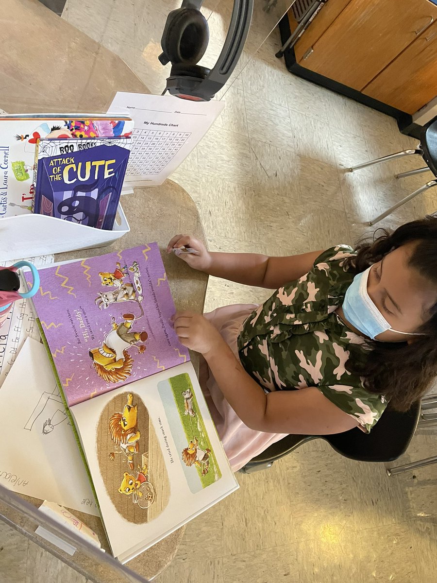 MrsMagallanes_'s tweet image. #read3readin #heb we loooove to read! literacy opens so many doors!