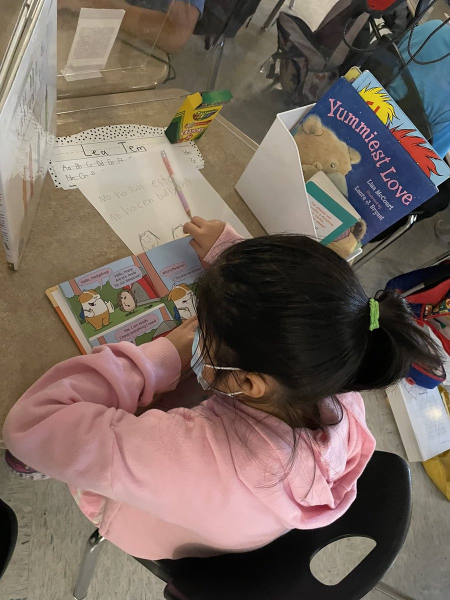 MrsMagallanes_'s tweet image. #read3readin #heb we loooove to read! literacy opens so many doors!