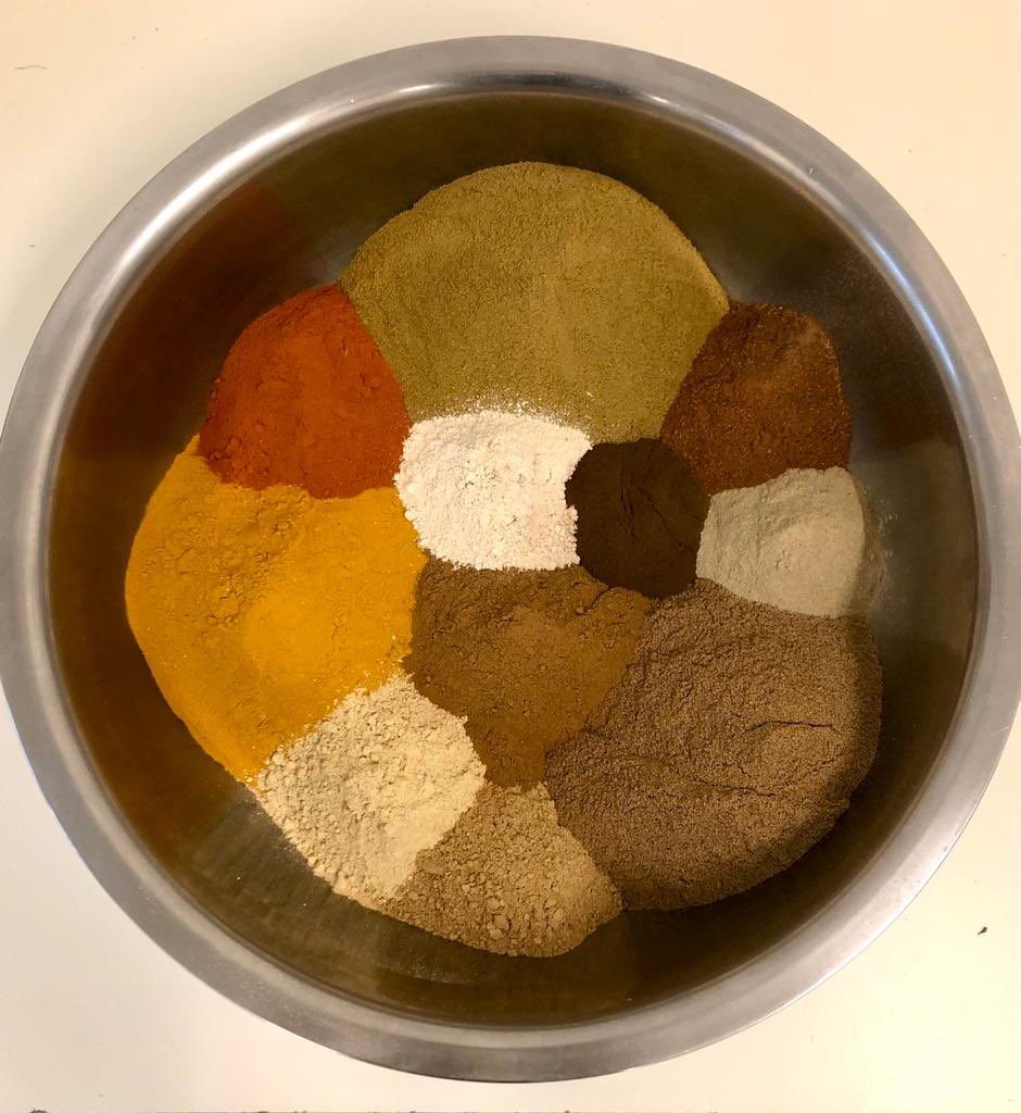 WineNewsIt's tweet photo. Da #sentori di #spezie del #vino a #Tuttelespeziedelmondo a #Milano, il #laboratorio della “collezionista di spezie” #FrancescaGiorgetti (amato da #Bottura, #Uliassi, #Alajmo …), che svela, a WineNews, i segreti di 260 referenze da tutto il mondo e la nuova linea “#IBouquet” https://t.co/hAu22vgq4M