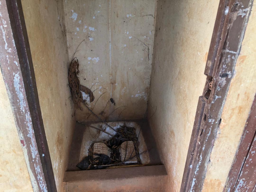 PrinceCoulbaly's tweet image. Mais lors de notre visite on a constaté des toilettes hors d'usage ainsi que les points d'eau pour les élèves. 
C'est pourquoi, on entend avec le soutien de tous procéder à des travaux de réhabilitation.

Pour contribuer : 0102369541 /077962926