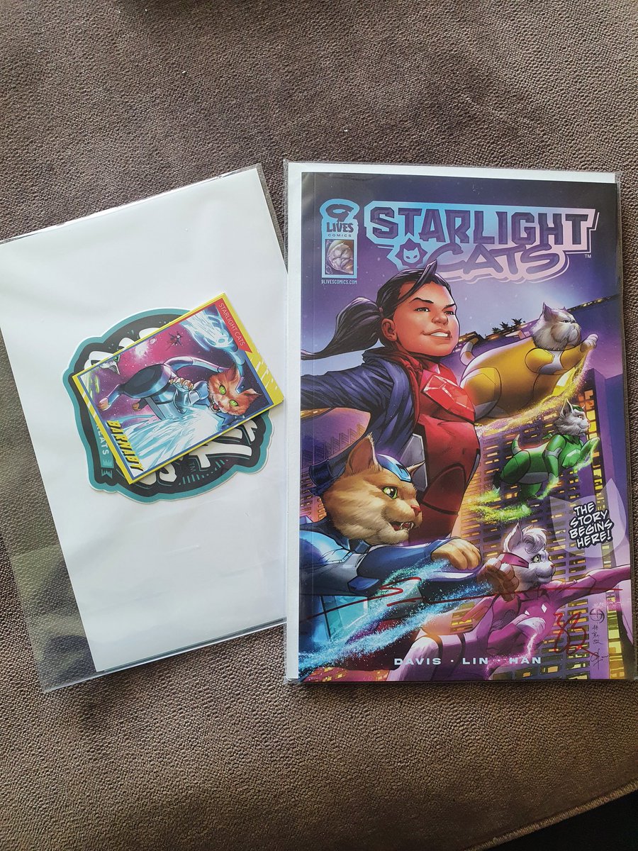 Epoc252's tweet photo. Starlight Cats by @shanedavisart & @linyanzi arrived today. Looking forward to reading the book.
If you'd like to check out #StarlightCats then a second printing is available through the #IngloriousRex campaign. Only on @Indiegogo https://t.co/VWS7aCJh4b
#Comicsgate https://t.co/4fn4ajuOBE