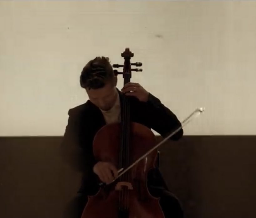 IsaacHansonFans's tweet photo. Isaac showing us his multitalented skills again 😍♥️ ONE is out now!
#isaachanson #hanson #againsttheworld #atw #one https://t.co/u3RqLOb1Mz