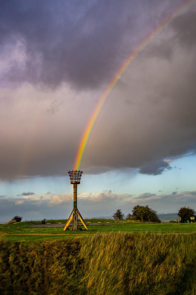 Stunning picture captured by Fran Wilson Photography 🌈 ‘How to catch a rainbow’
