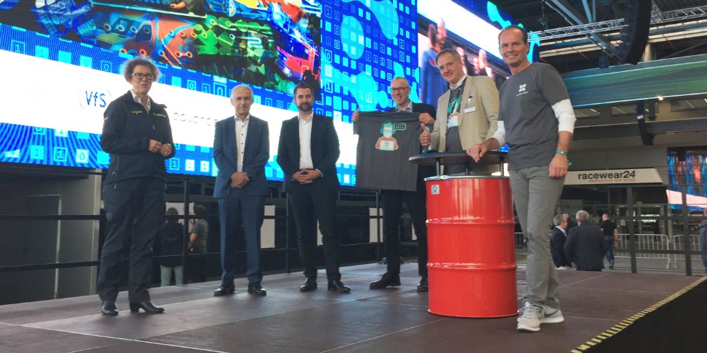 Der #Hackathonamring ist gestartet. 5 Challenges zum Thema #KI als Schlüsseltechnologie wurden ausgerufen. Nun folgen 40 spanndende Stunden, kreative Ideen und Spaß auf die Hacker. 
#Zukunft #zukunftgestalten #Hackathon #SPELL #Krisenmanagement