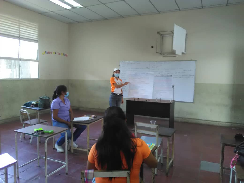 UlguZamora's tweet photo. UNEM UTGU Miranda ULGU ZAMORA.  Encuentro presencia PNF DIB bachiller y  TSU 01/10/2021 #SomosUNEM https://t.co/4EzeFDV1Il