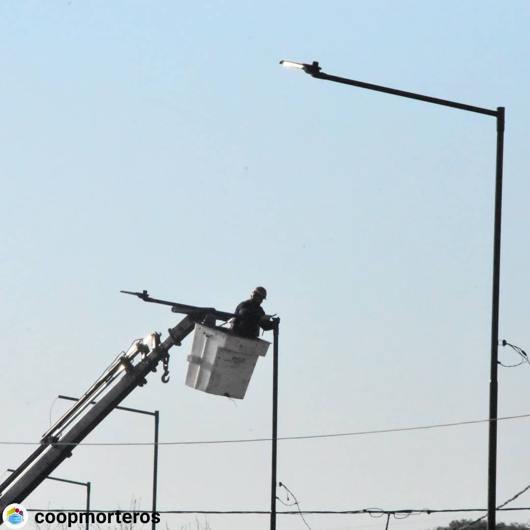 STRAND_SA's tweet image. #repost @coopmorteros 
#obras Modernización del alumbrado LED en Barrio Urquiza 

El Municipio y CoopMorteros continúan con la obra de modernización del alumbrado de la ciudad.

#luminarias #luminariasled #Led #iluminación #iluminacionled #alumbrado #alumbradopublico