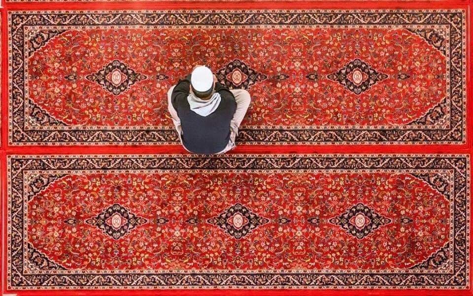 Zaid_Subhi93's tweet photo. حارت خُطايَ لأيِ بابٍ ألتجي 
فلقيتُ بابَكَ يَا دليلي يُشرِقُ .! https://t.co/sSg0prXqAR