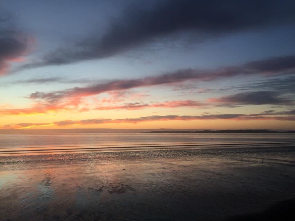 followspen's tweet image. #NewZealand #lockdownwalk Morning is breaking #orewabeach