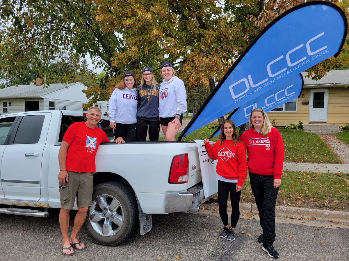 TheCenterDL's tweet photo. Detroit Lakes Homecoming parade! So much fun! Shout out to some of our Summer Day Camp staff for hopping on with us! Go Lakers! #sailsup #detroitlakes #dlccc https://t.co/sCpF4UOGjs