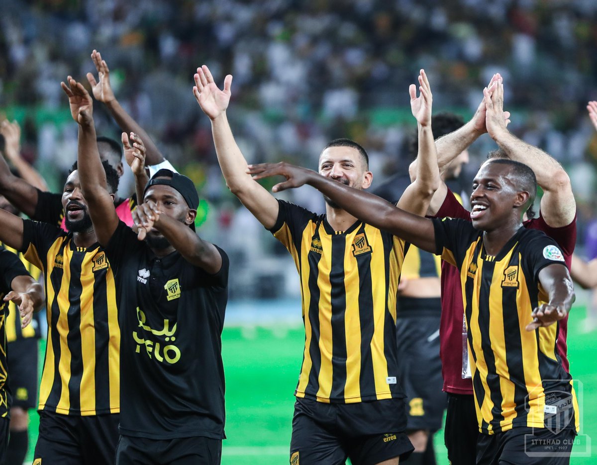 ittihad's tweet photo. إتـي في الـصـدارة 💛
وكُل الأندية بــعـده 🖤

#الاتحاد_lلاهلي https://t.co/3Gh5omSutY