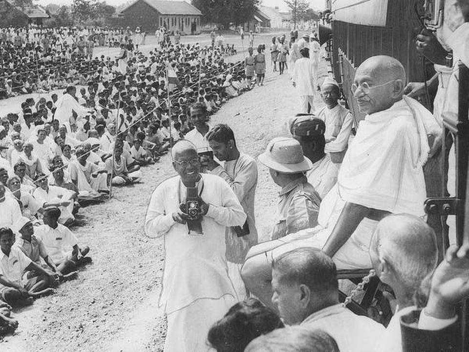 DrGauravGarg4's tweet photo. दे दी हमें आज़ादी बिना खड्ग बिना ढाल
साबरमती के सन्त तूने कर दिया कमाल
आँधी में भी जलती रही गाँधी तेरी मशाल
साबरमती के सन्त तूने कर दिया कमाल

#GandhiJayanti #GandhiJayanti2021 https://t.co/WbGmoC6sCv