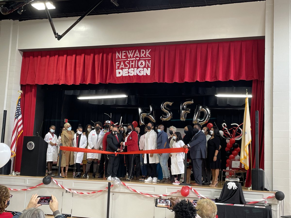 parsonsdesign's tweet photo. Congratulations @nps_nsfd! We are so #ParsonsProud to work alongside you to support the next generation of fashion design change makers! 🎉 https://t.co/EDli3oOxNo