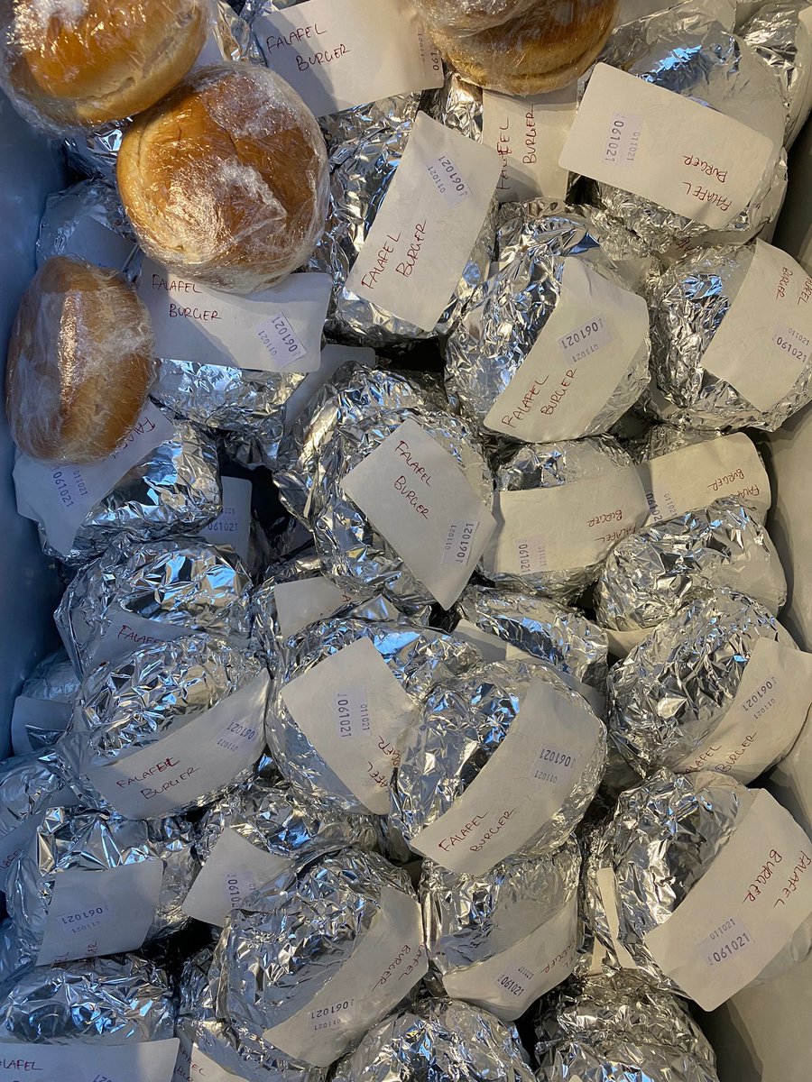 Msoe_Dublin's tweet photo. 350 hot meals, burgers, sandwiches, pastries, drinks, fruits  served today. It was very cold tonight &amp; lots of people were looking for sleeping bags &amp; tents. Today’s soup run gave us a poignant glimpse of what the winter ahead looks like. https://t.co/RYvphP5BVY