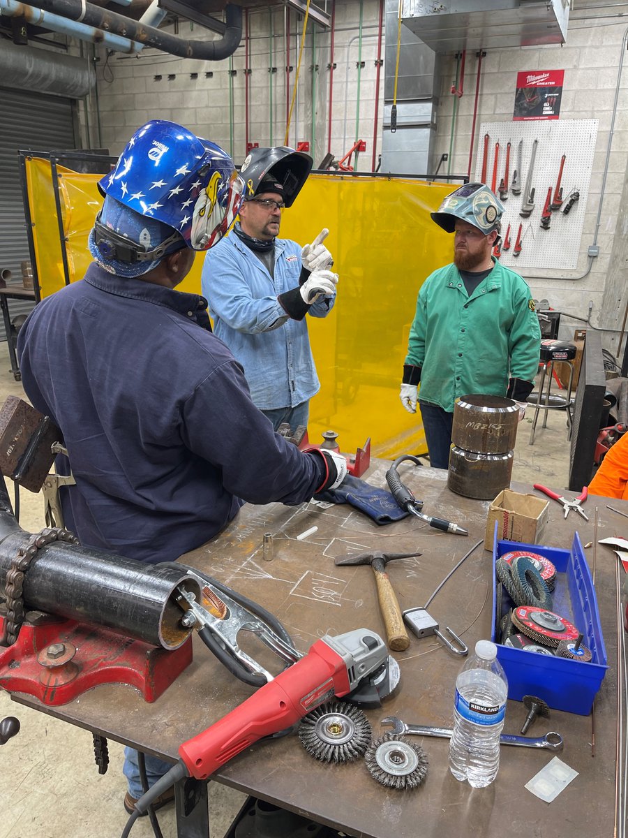 ArpecSchool's tweet image. Last week we had an advanced JM Training Course by Lincoln Electric, instructors Mike Didona, Kevin Bashansci, and Kishon Dryden attended. 

#arpec725 #mcasfla #MakeWorkCoolAgain #lu725 #tradeschool #hvac