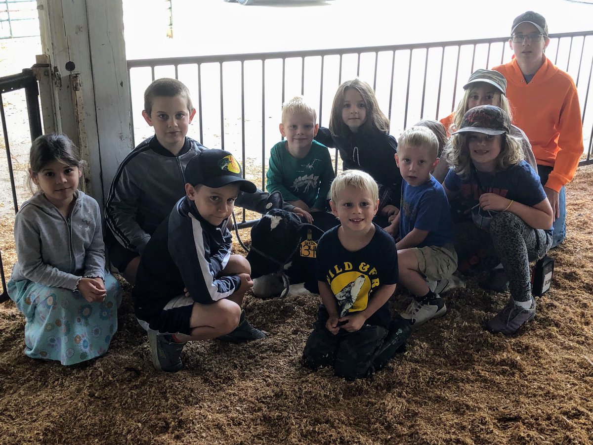 mphsap's tweet photo. HSAP Students meet our adopt-a-calf, Bubbles. #mphawks #mphsap https://t.co/XWS5r5MY4e