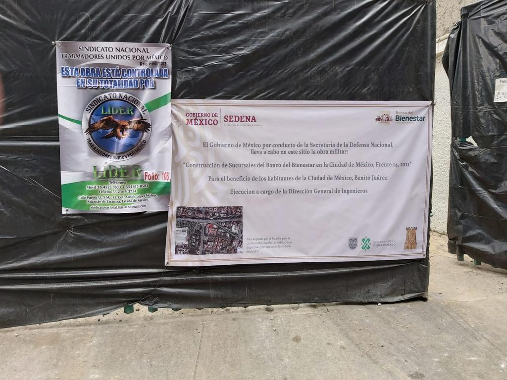 lorenmr's tweet photo. ALERTA 🚨
Hay una obra sin permiso  en Av. San Antonio, esquina con Av. Revolución, no tiene permiso  y está afectando  violentamente nuestras casas! Necesitamos urgente de @CNPC_MX y del apoyo de @BJAlcaldia @STaboadaMx nuestras casas no dejan de temblar! Ayuda urgente https://t.co/VDvl83Dwgd